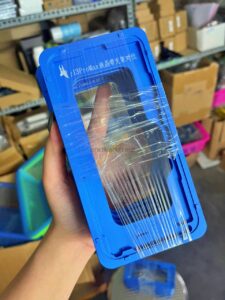 Khuôn ép kính iPhone 13 ProMax