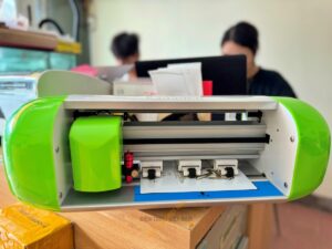 Máy Cắt Cường Lực Xanh Kadaben